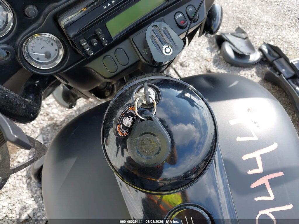 1HD1KBM12CB615167 2012 HARLEY-DAVIDSON FLHX photo no. 11