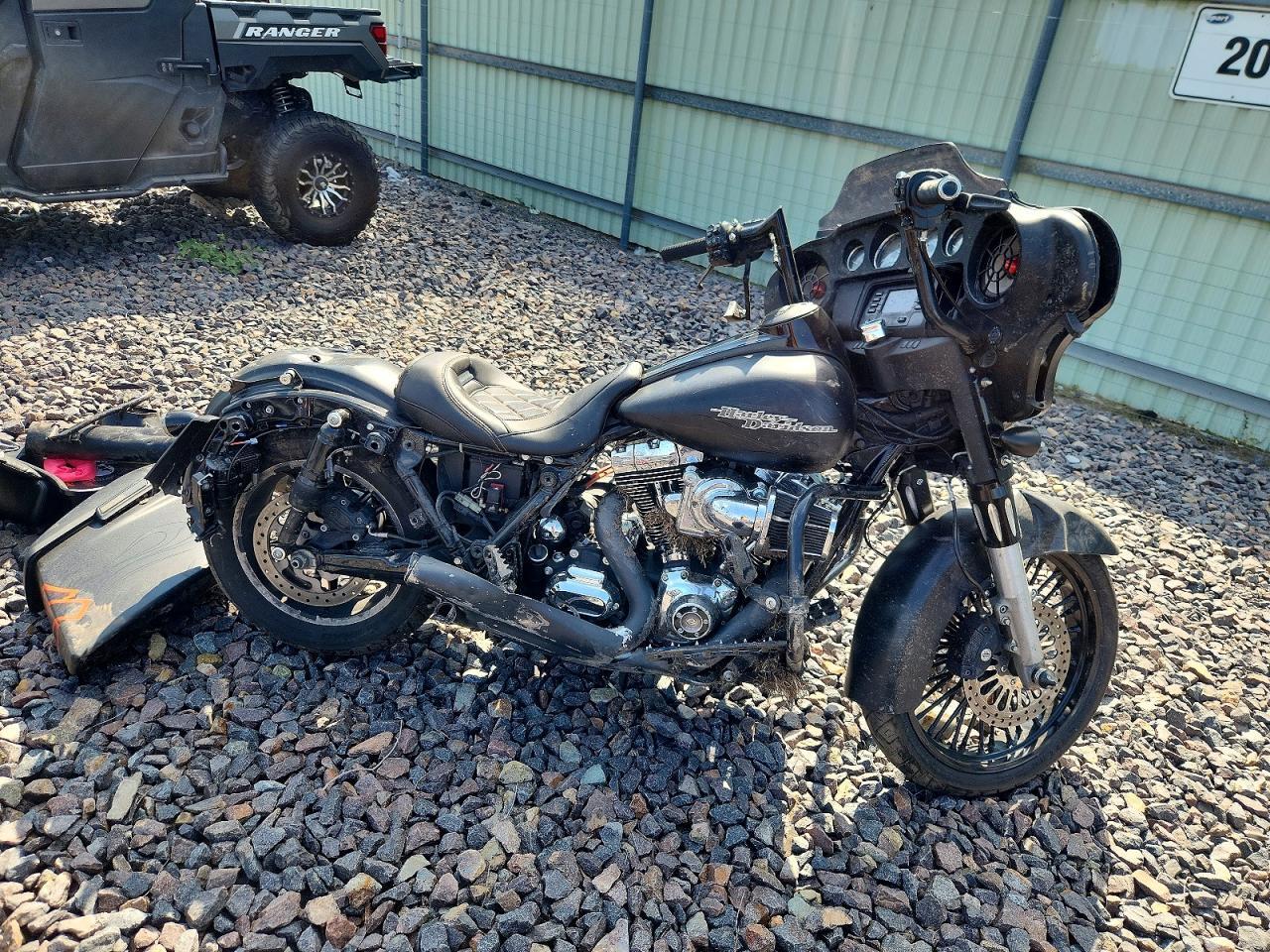 2014 HARLEY-DAVIDSON FLHX 1HD1KBM16EB603803