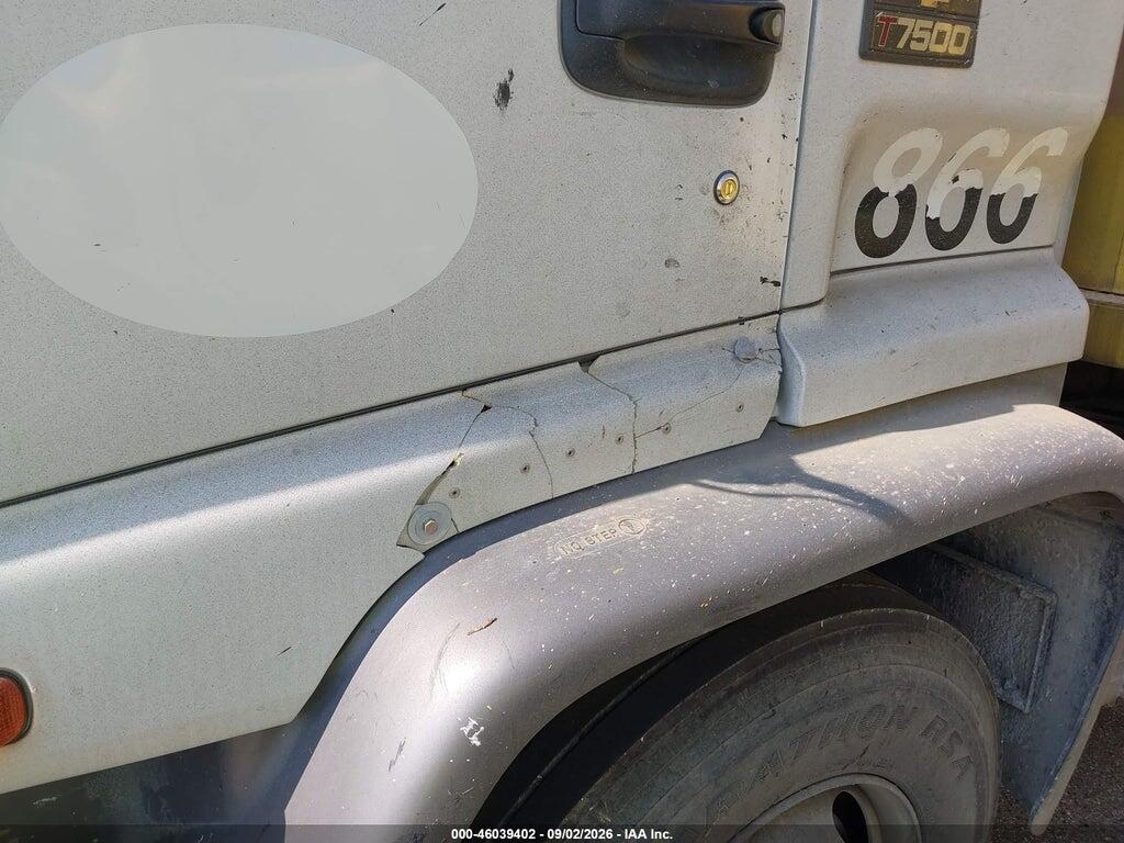1GBM7C1C72J509012 2002 CHEVROLET F7B042/F7B064 photo no. 11