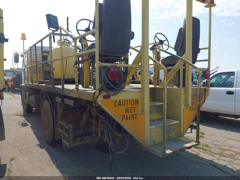 1GBM7C1C72J509012 2002 CHEVROLET F7B042/F7B064 photo no. 3