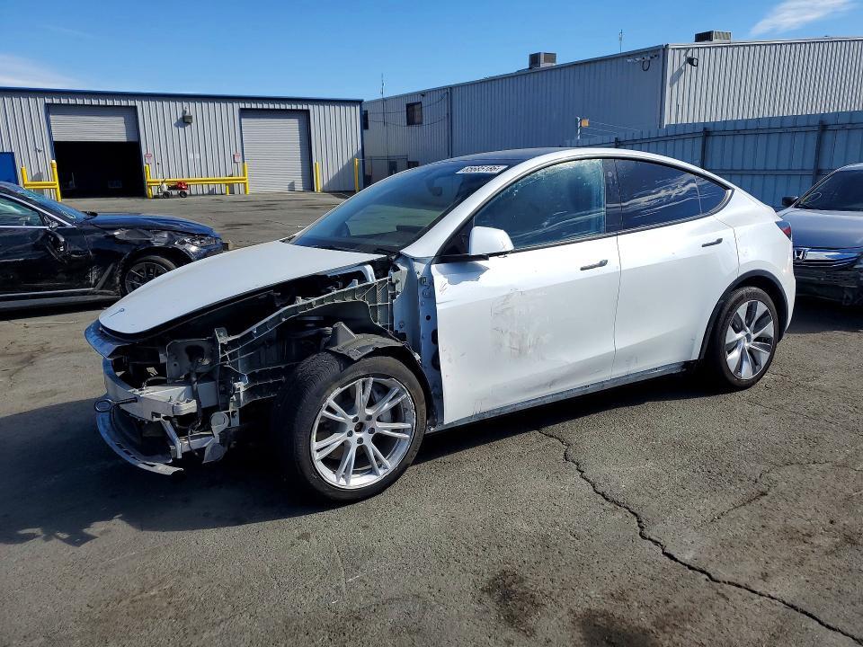 2023 TESLA MODEL Y 7SAYGDEE7PA092486