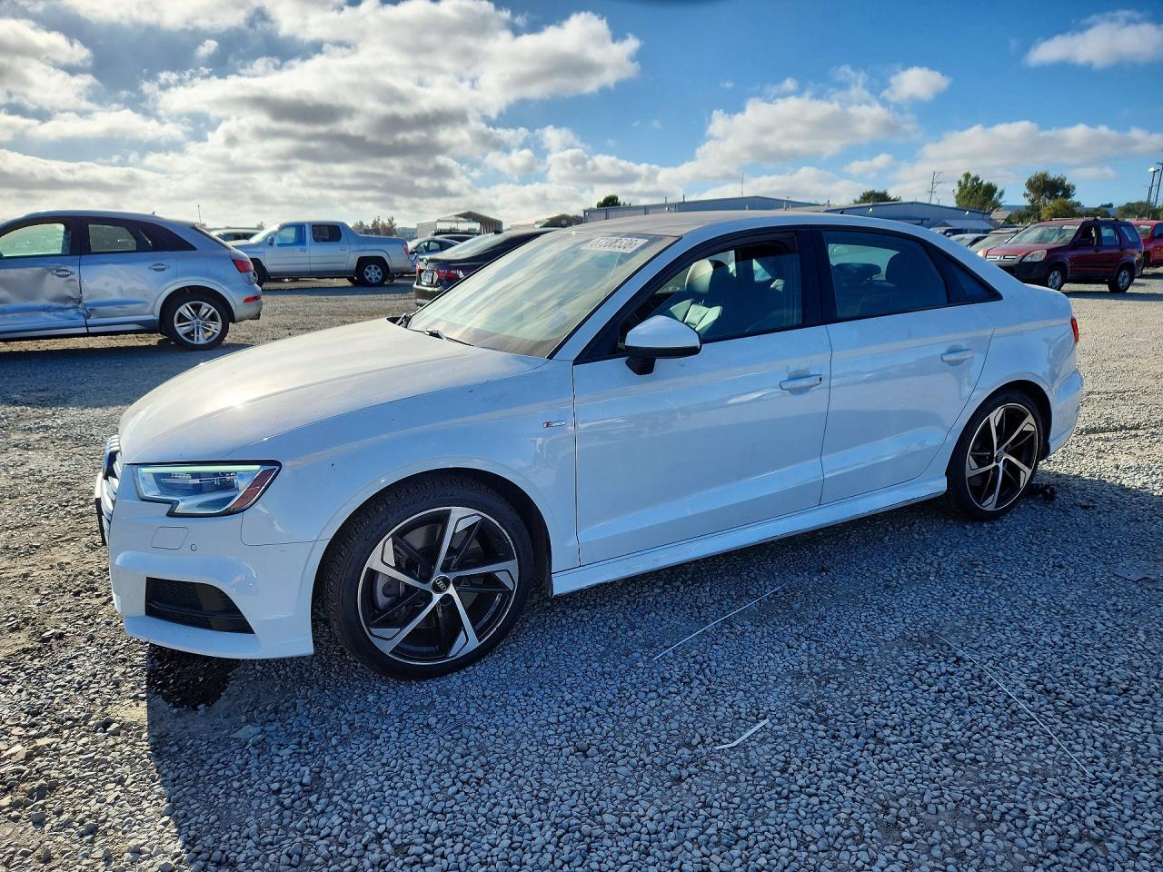 2020 AUDI A3 WAUBEGFF0LA100299