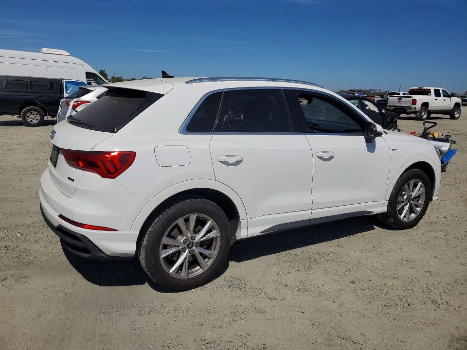 WA1DECF31P1096662 2023 AUDI Q3 photo no. 3