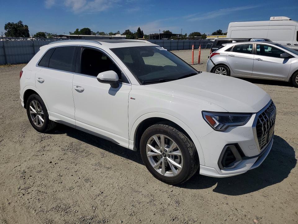 WA1DECF31P1096662 2023 AUDI Q3 photo no. 4