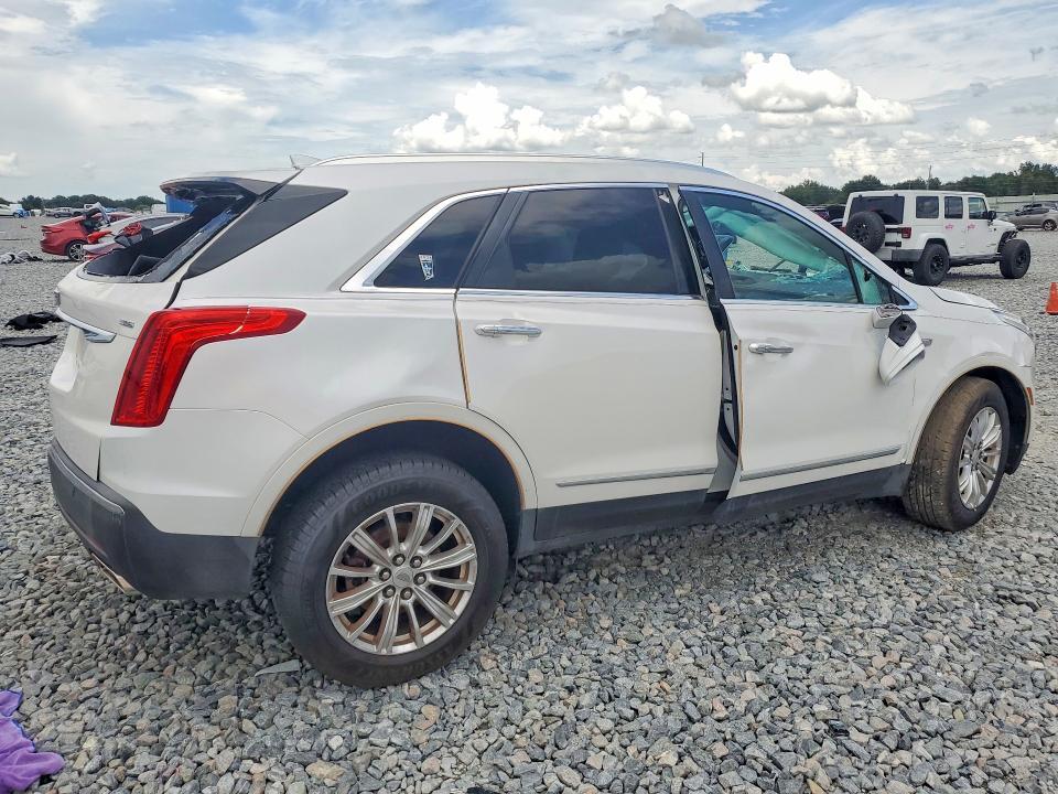 1GYKNARS9HZ273539 2017 CADILLAC XT5 photo no. 3