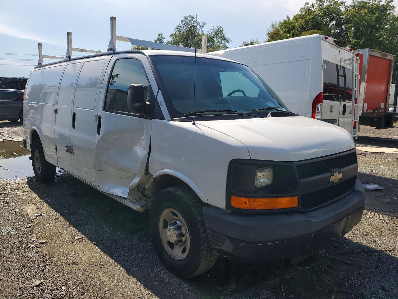 1GCZGUCG3F1184145 2015 CHEVROLET EXPRESS G3500 photo no. 4