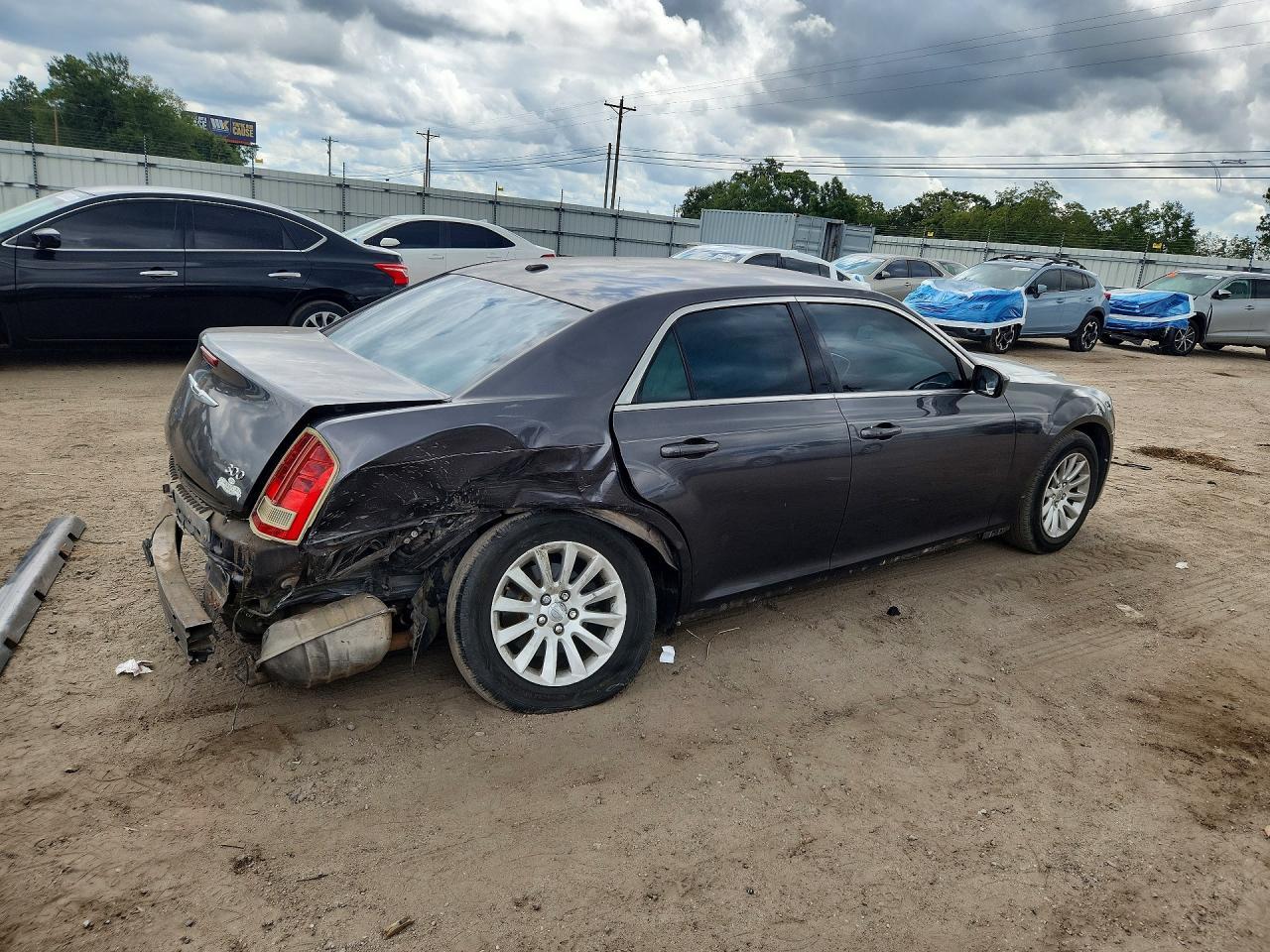 2013 CHRYSLER 300 — Фото 3 из 13