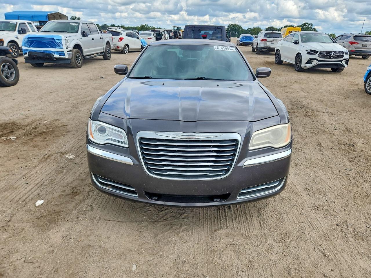2013 CHRYSLER 300 — Фото 5 из 13