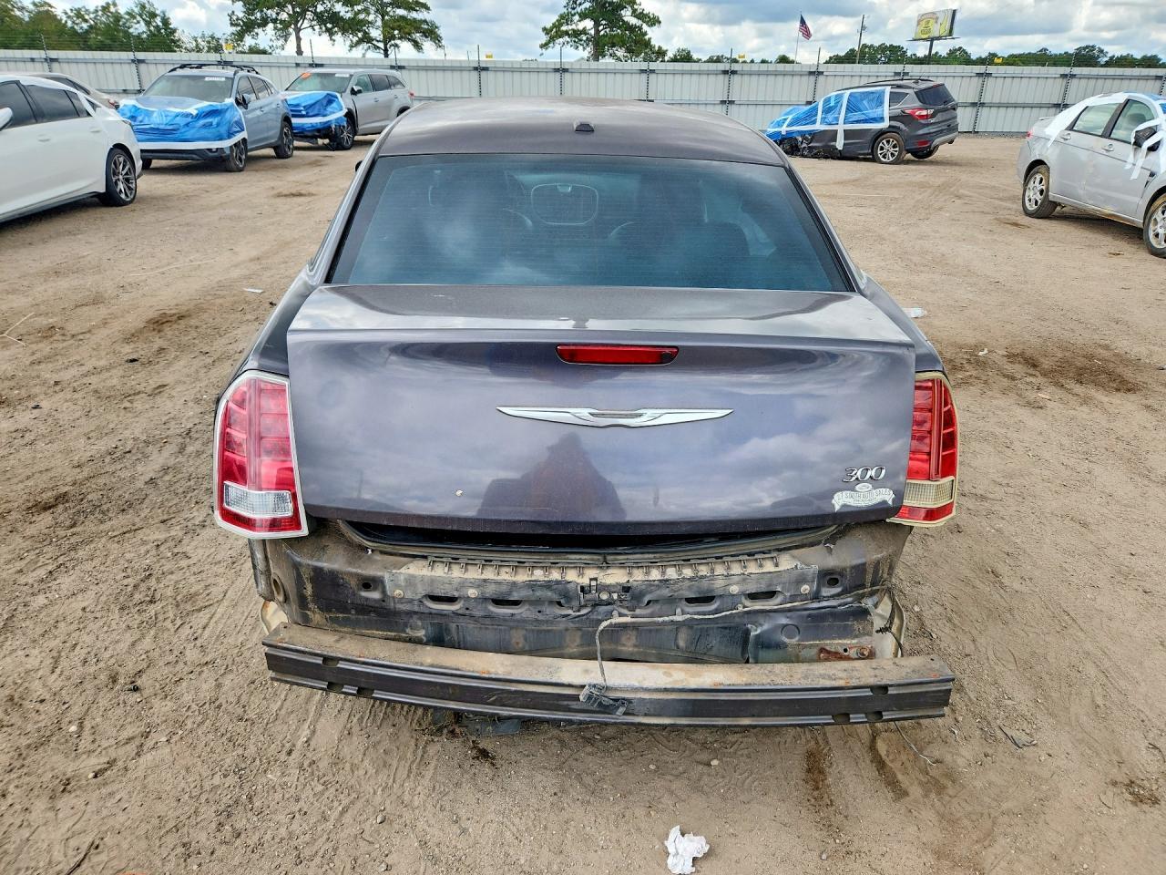 2013 CHRYSLER 300 — Фото 6 из 13