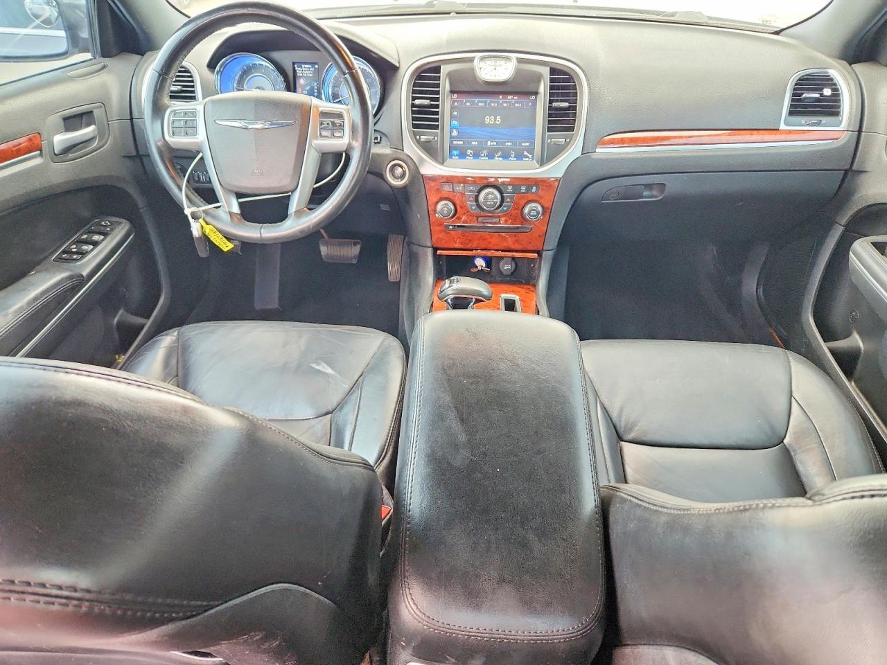 2013 CHRYSLER 300 — Фото 8 из 13