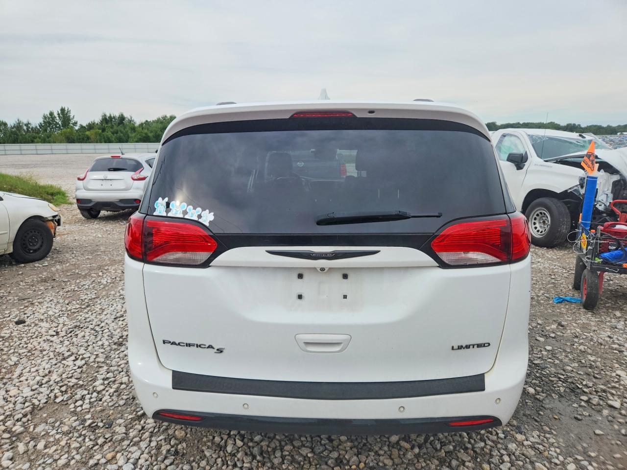 2018 CHRYSLER PACIFICA LIMITED — Фото 6 из 13
