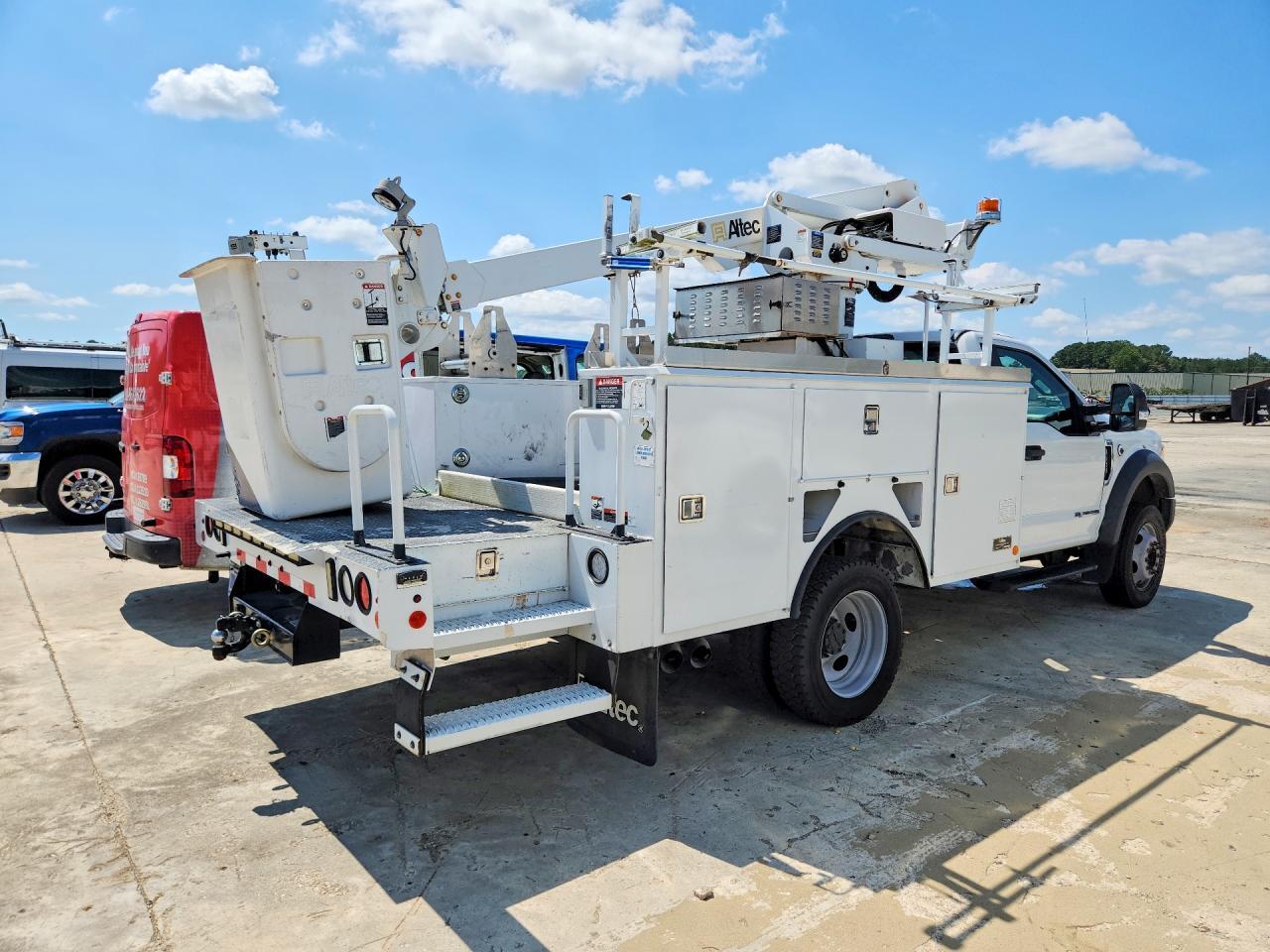 2017 FORD F450 SUPER DUTY BUCKET TRUCK — Фото 3 из 12