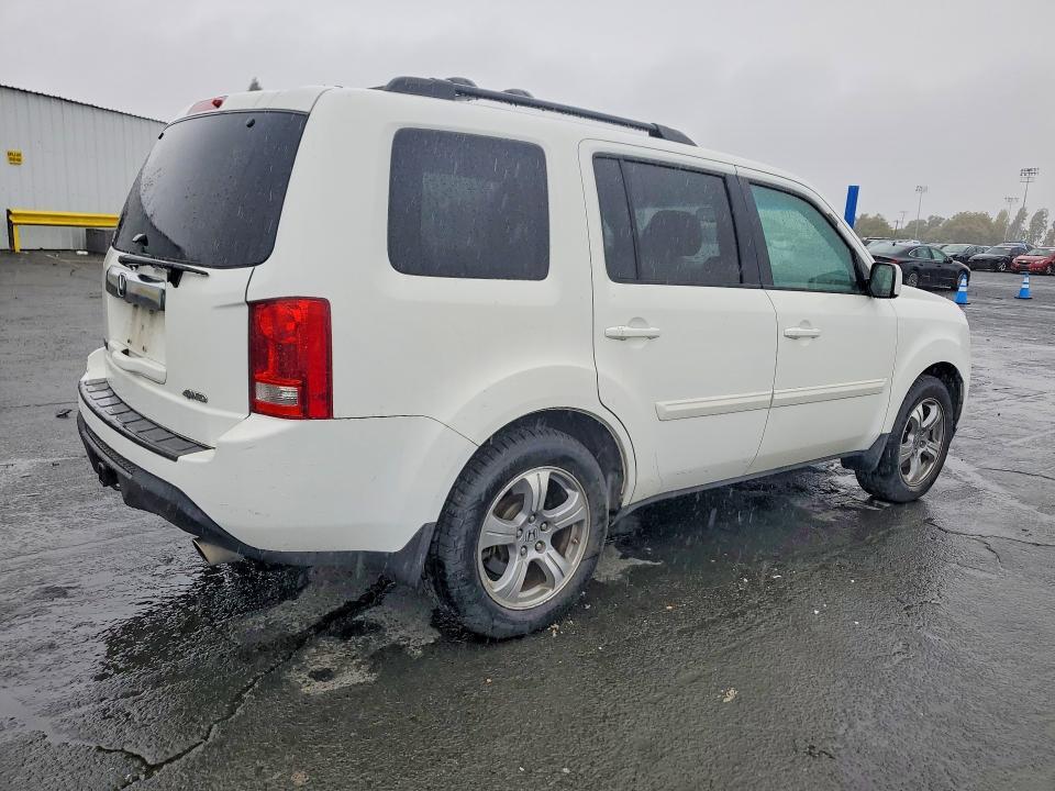 5FNYF4H54EB035710 2014 HONDA PILOT photo no. 3