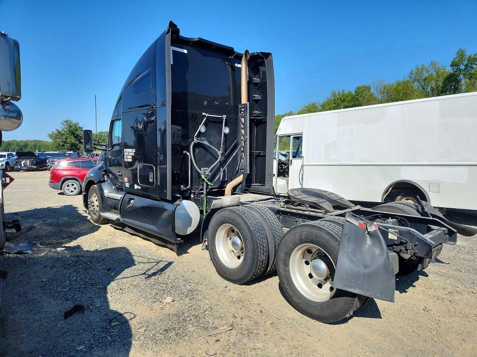 2022 KENWORTH CONSTRUCTI - SEMI TRUCK — Фото 2 из 14