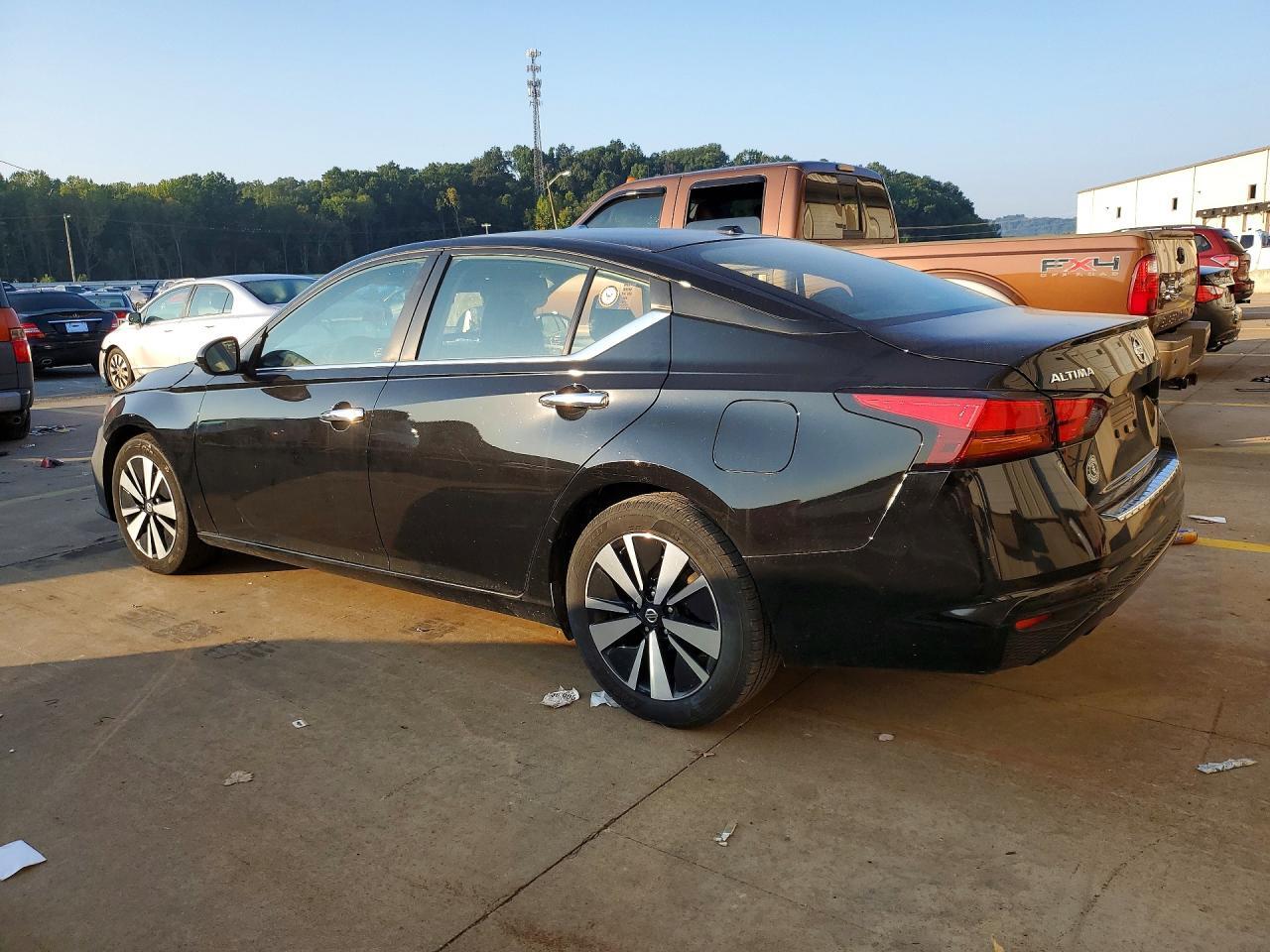 2022 NISSAN ALTIMA SV — Фото 2 из 12