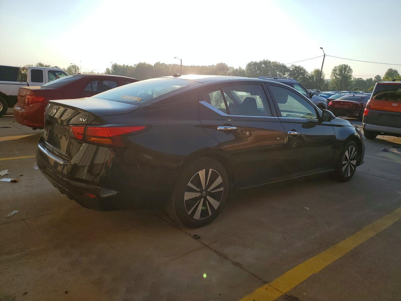2022 NISSAN ALTIMA SV — Фото 3 из 12