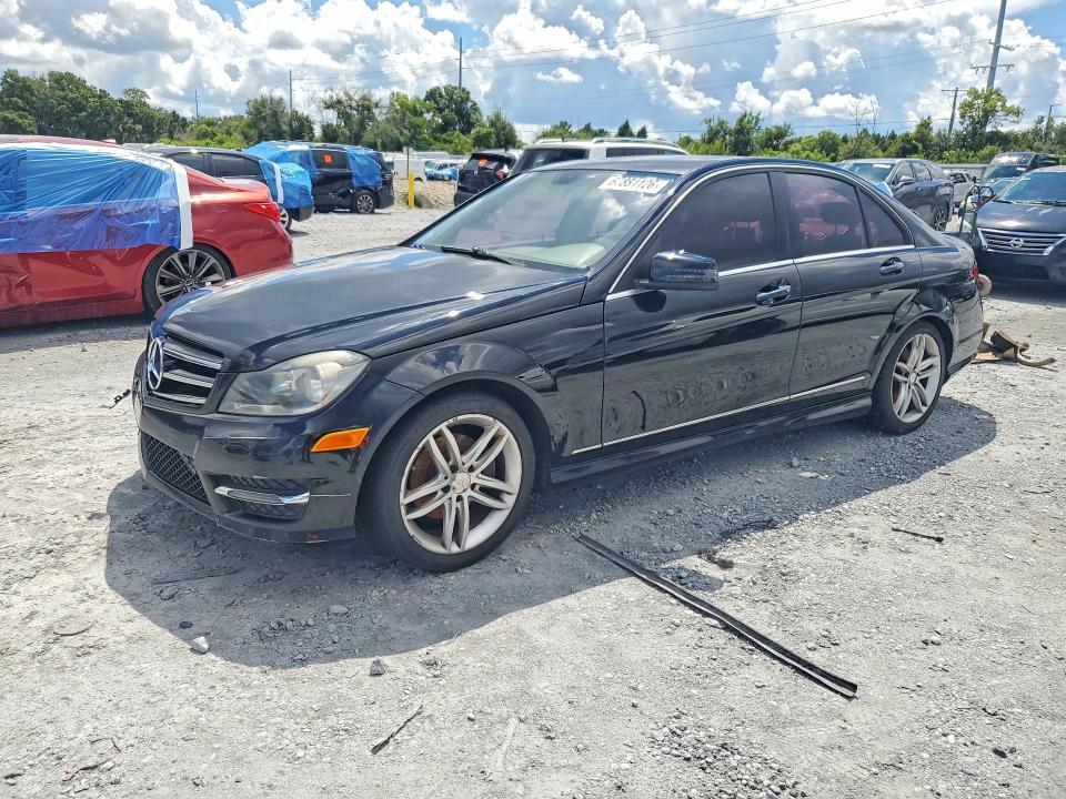 2014 MERCEDES-BENZ C WDDGF4HB3EA945915