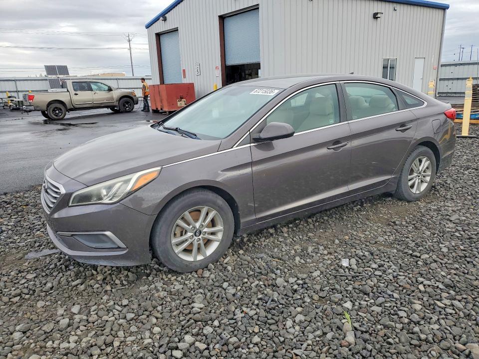 2017 HYUNDAI SONATA 5NPE24AF2HH515185