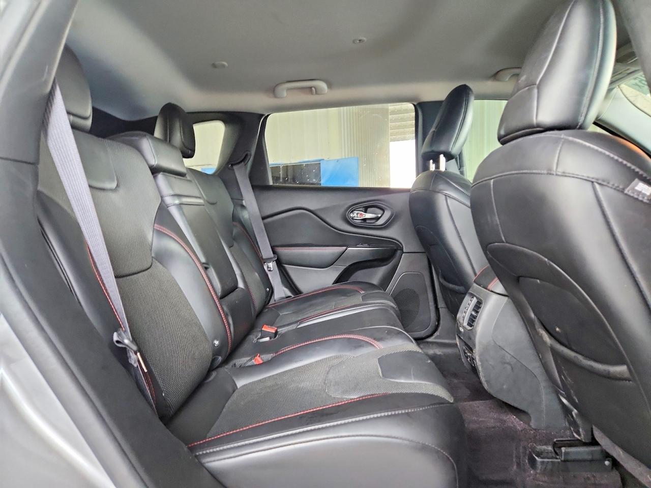 2019 JEEP CHEROKEE TRAILHAWK — Фото 11 из 13