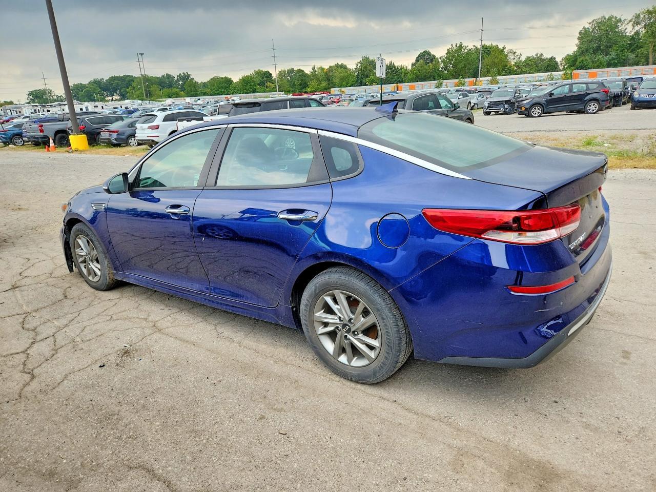 2019 KIA OPTIMA LX — Фото 2 из 12