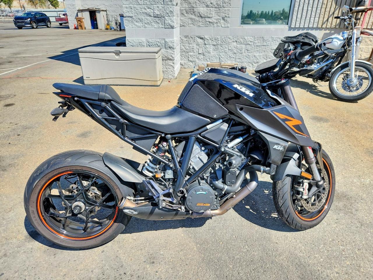 2017 KTM 1290 VBKV39409HM959427
