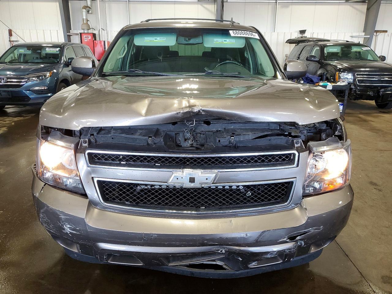 2011 CHEVROLET TAHOE K1500 LS — Фото 5 из 12