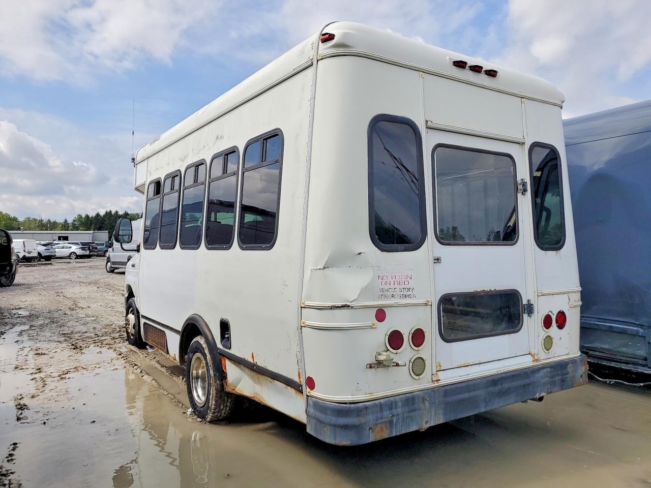 2008 FORD ECONOLINE E350 SUPER DUTY CUTAWAY VAN — Фото 2 из 13