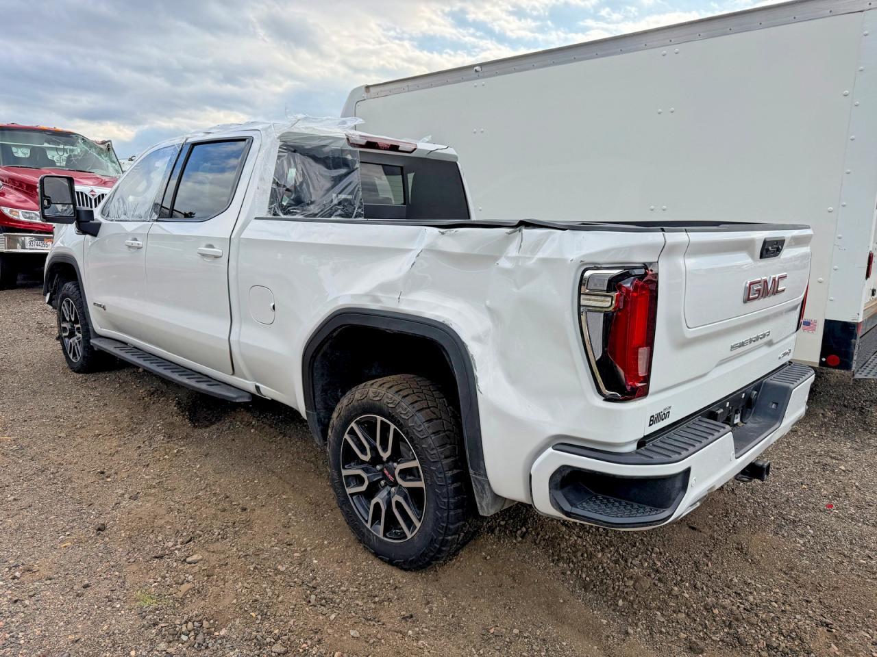 2026 GMC SIERRA K1500 AT4 — Фото 3 из 10