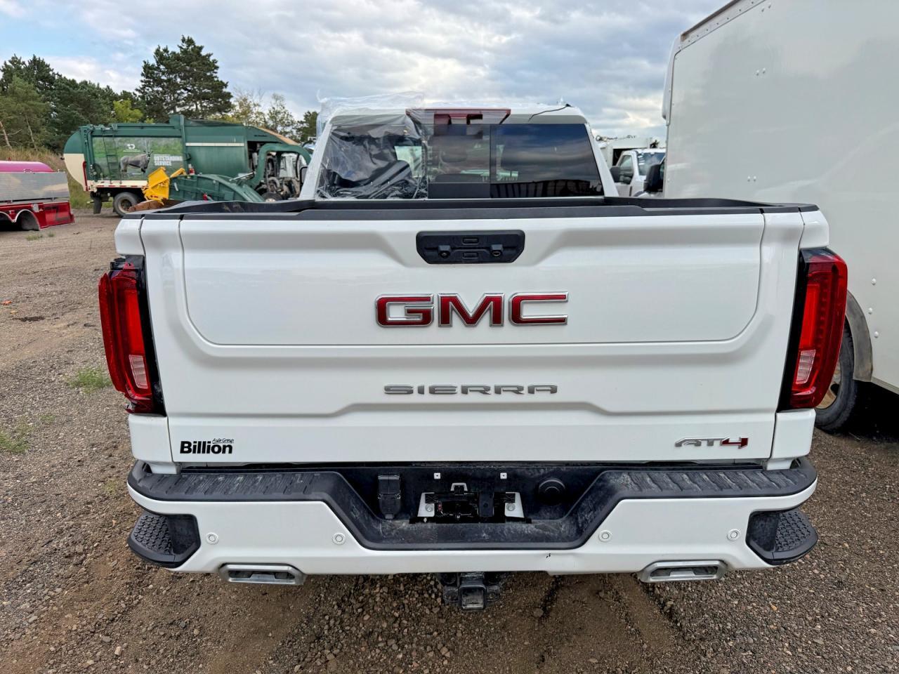 2026 GMC SIERRA K1500 AT4 — Фото 9 из 10
