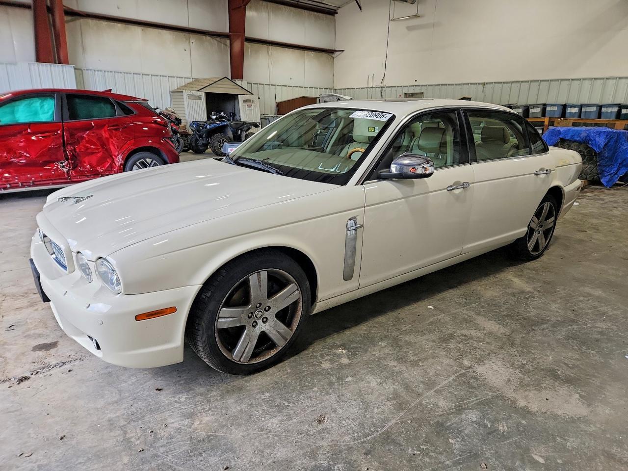 2009 JAGUAR XJ SAJWA82B29SH30373