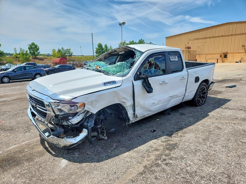 2019 RAM 1500 1C6RREBG1KN684087