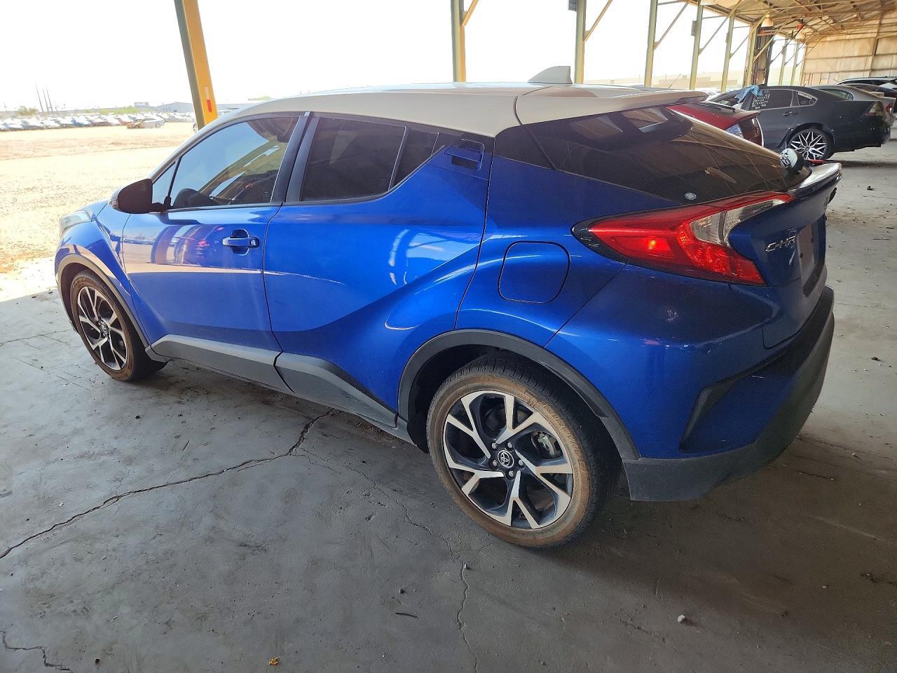 2019 TOYOTA C-HR XLE — Фото 2 из 12