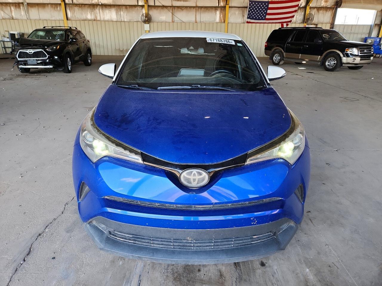 2019 TOYOTA C-HR XLE — Фото 5 из 12
