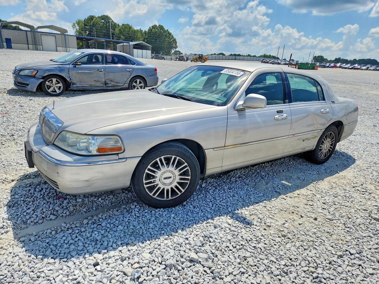 2008 LINCOLN TOWN CAR 2LNHM82V68X659711