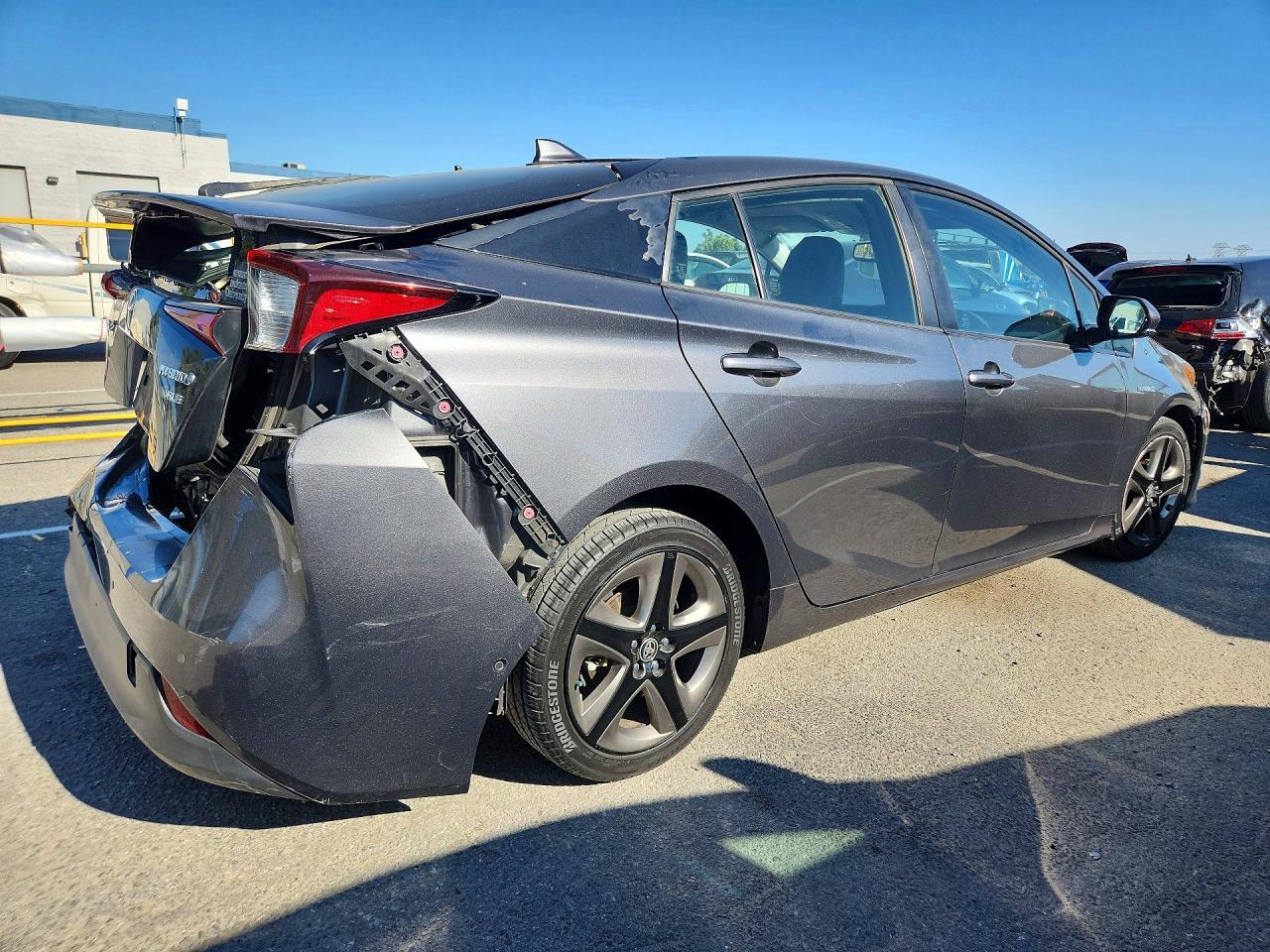 JTDKARFU7K3075848 2019 TOYOTA PRIUS photo no. 3