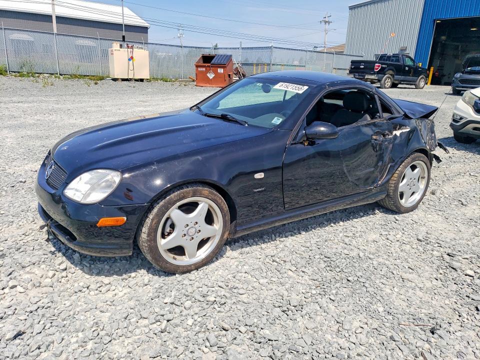 2000 MERCEDES-BENZ SLK WDBKK47F1YF158973
