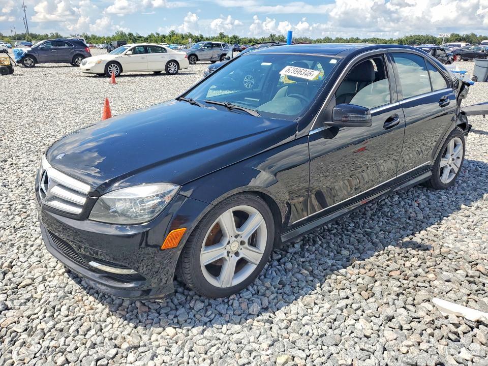 2011 MERCEDES-BENZ C WDDGF8BB8BR165227