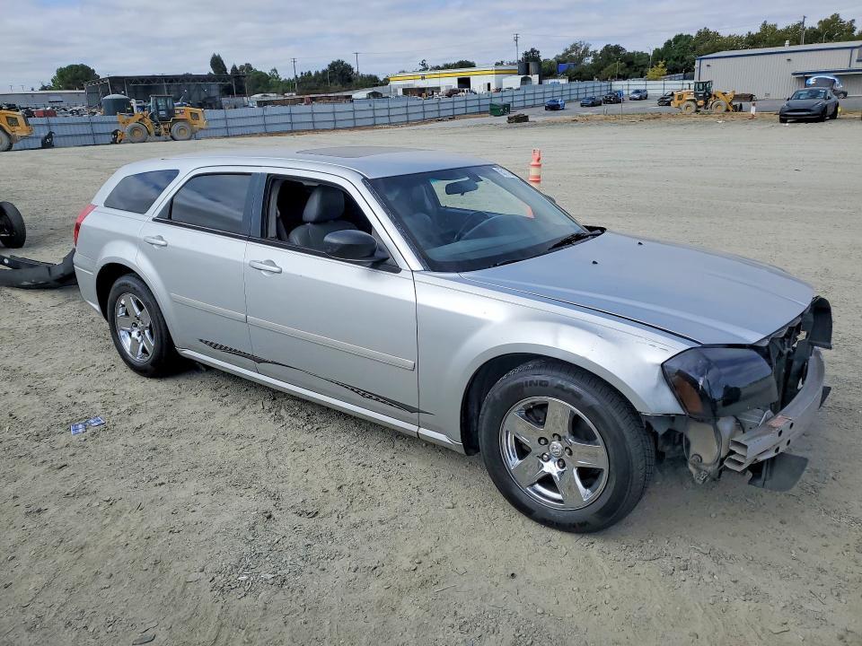 2D4FV48V55H123690 2005 DODGE MAGNUM photo no. 4
