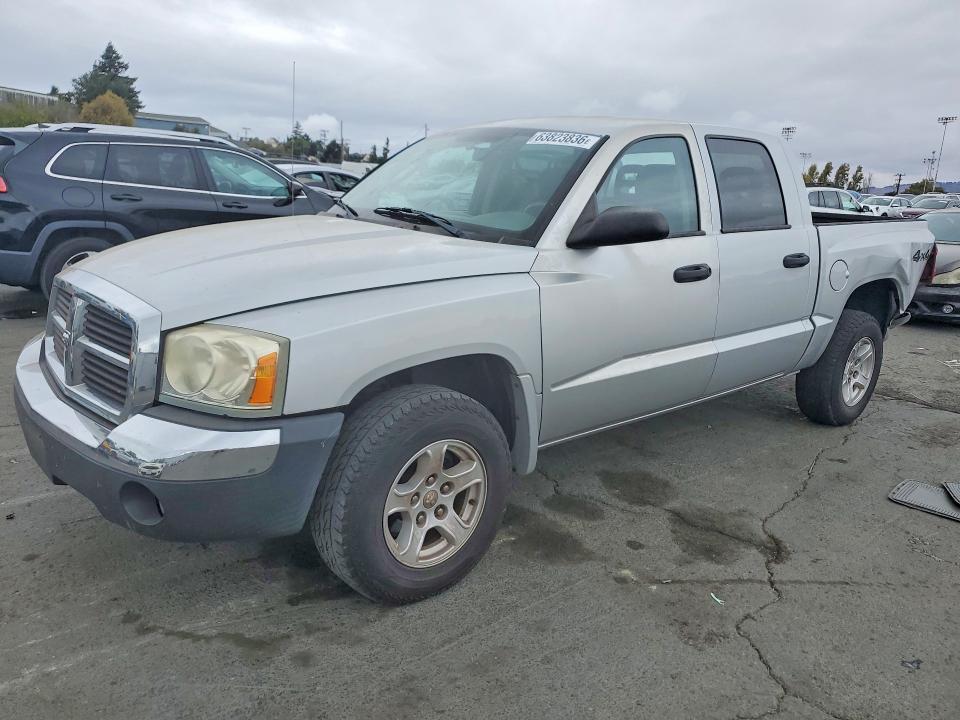 2005 DODGE DAKOTA 1D7HW48K75S225337