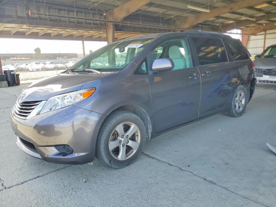 2011 TOYOTA SIENNA 5TDKK3DC9BS048282