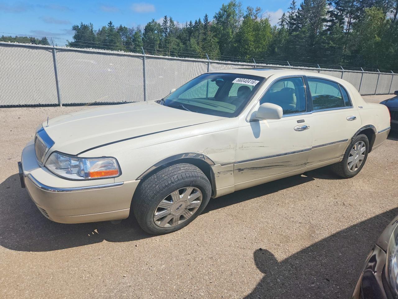 2005 LINCOLN TOWN CAR 1LNHM82W45Y650719