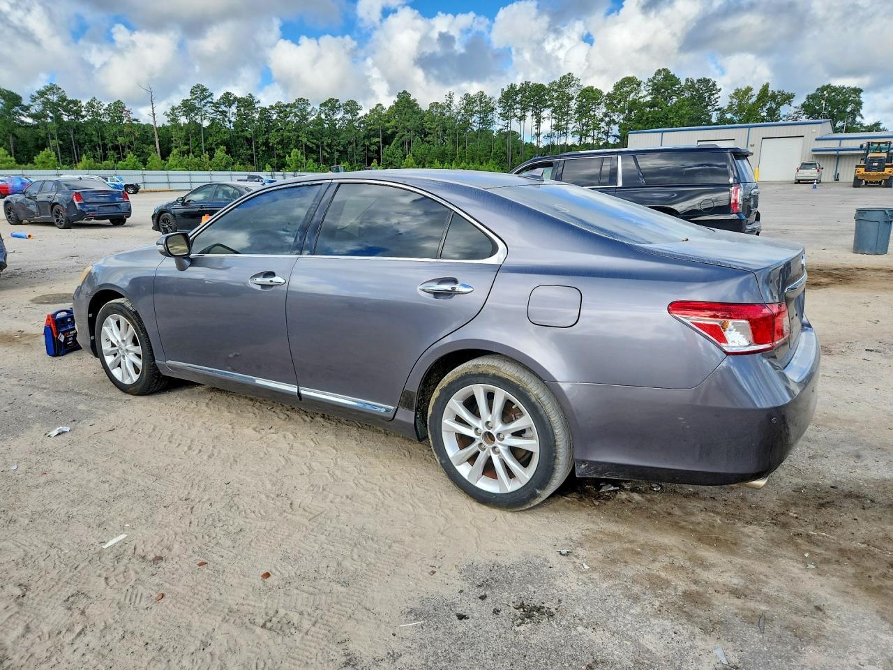2012 LEXUS ES 350 — Фото 2 из 12