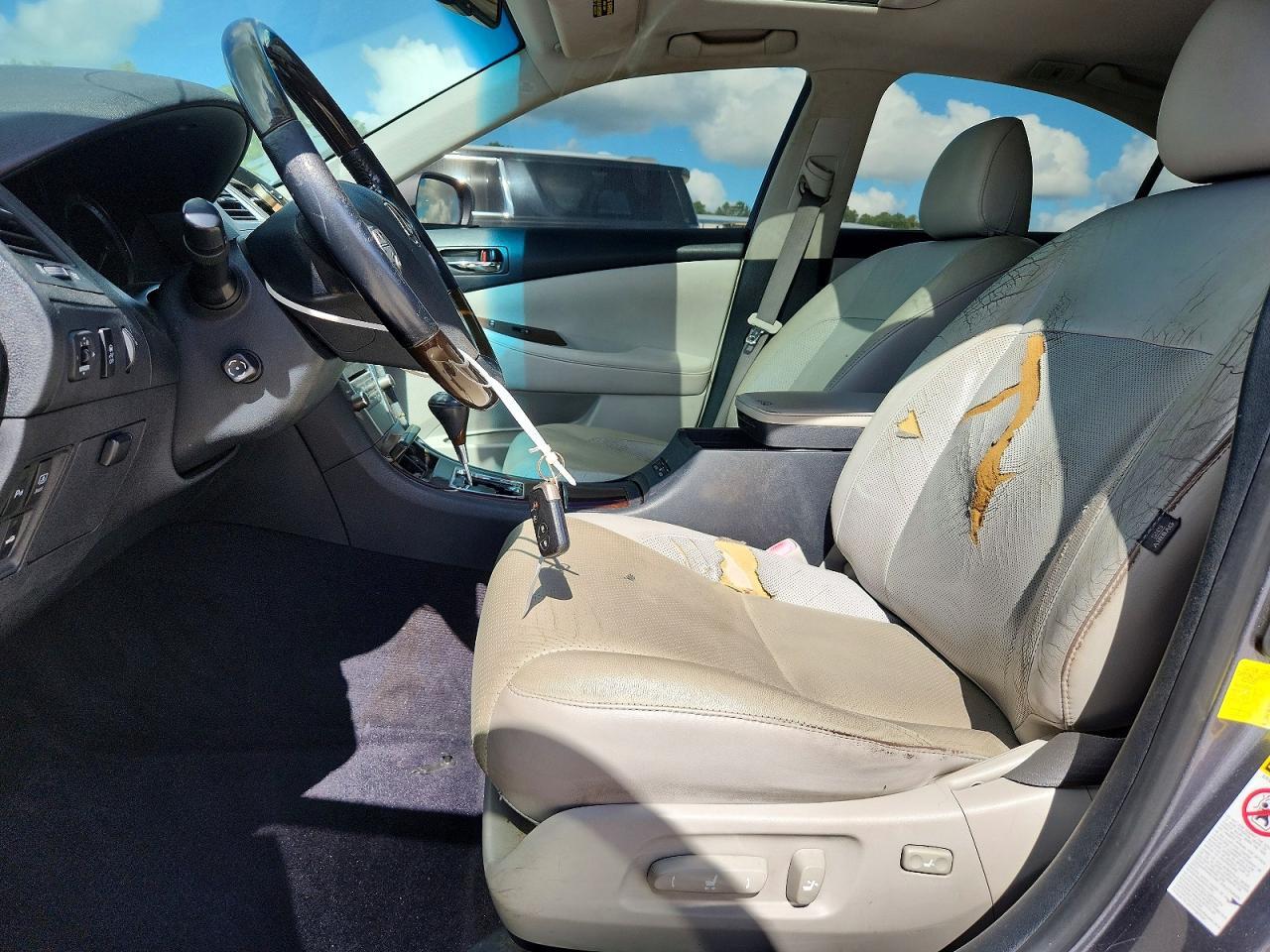 2012 LEXUS ES 350 — Фото 7 из 12
