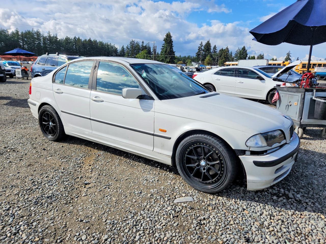WBAAV33451FV02116 2001 BMW 325 photo no. 4