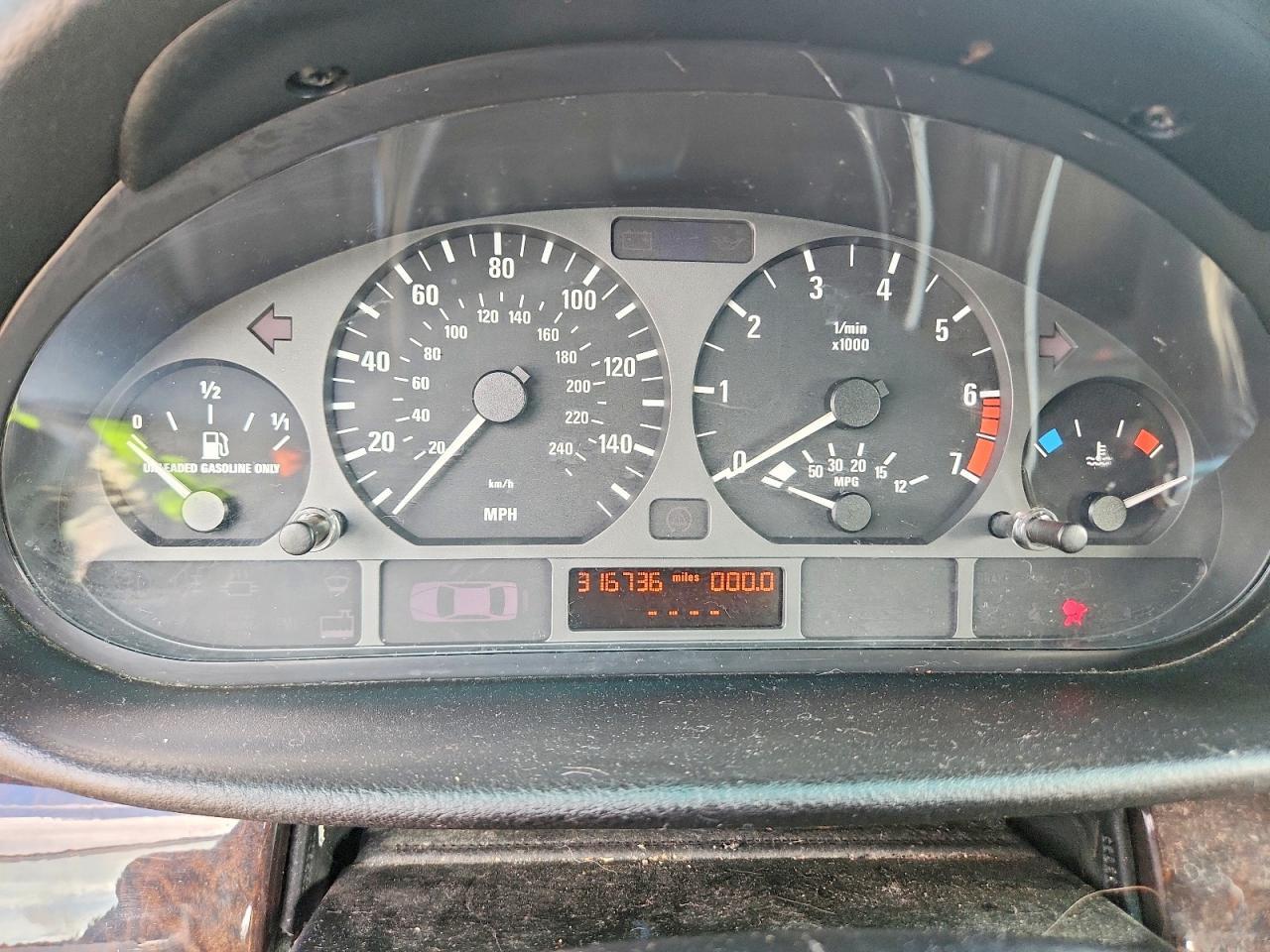 WBAAV33451FV02116 2001 BMW 325 photo no. 9