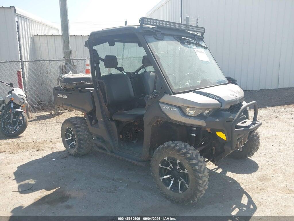 2017 CAN-AM DEFENDER 3JBUGAP49HK000081