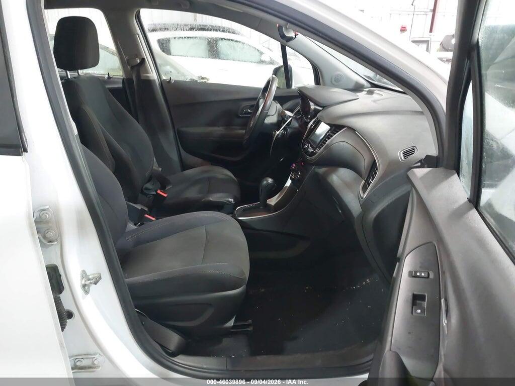 3GNCJKSB4HL253302 2017 CHEVROLET TRAX photo no. 5