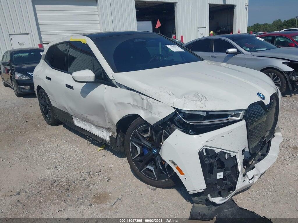 2022 BMW IX WB523CF00NCK48582