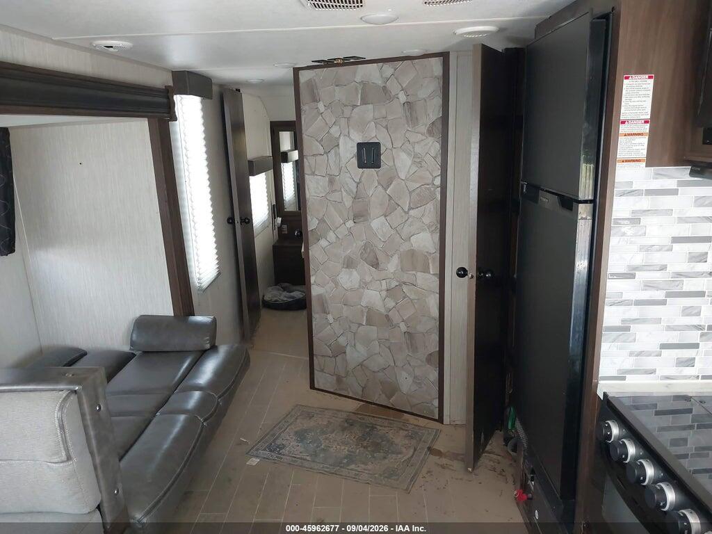 4X4TCKE22LX145220 2020 FOREST RIVER GREY WOLF 29BH photo no. 5