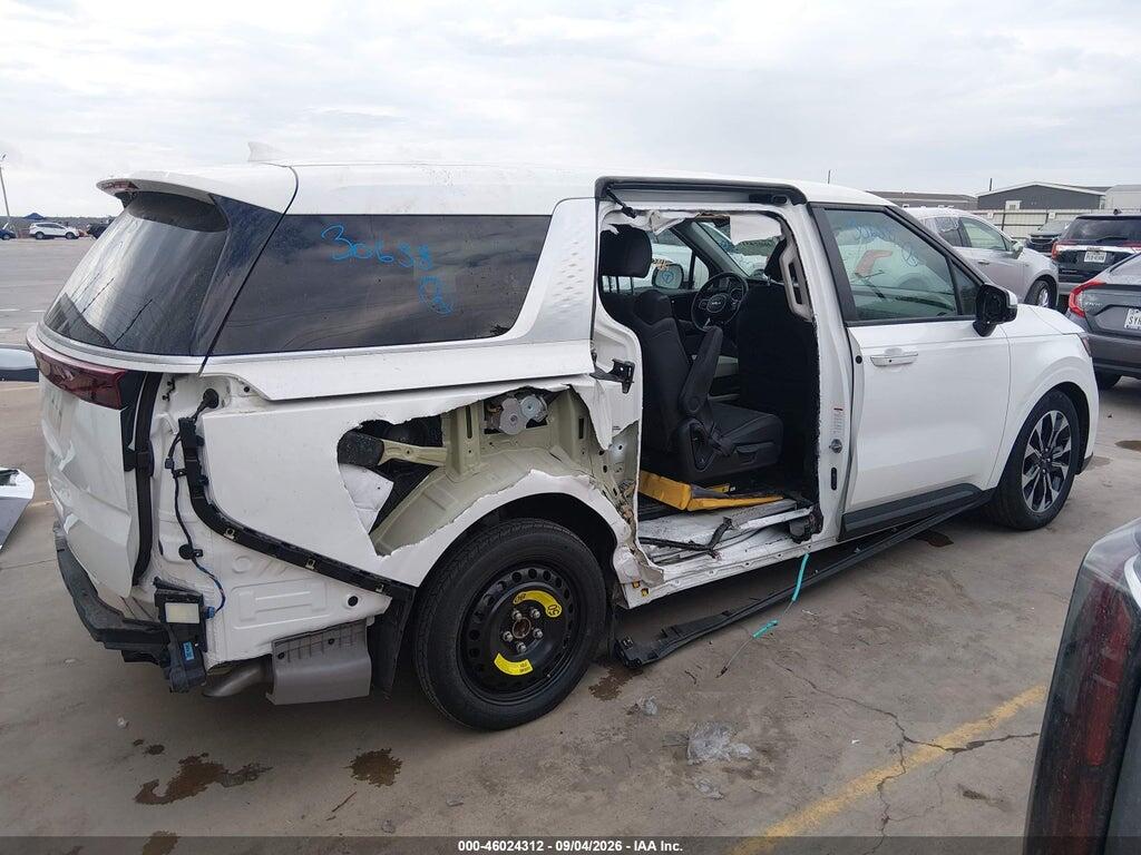 KNDNC5H3XP6300743 2023 KIA CARNIVAL MPV photo no. 6